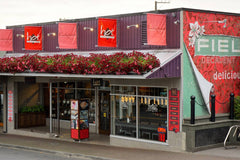 The storefront of Hot Chocolates and Cakebread Artisan Bakery that you would see on a visit to Comox Valley.